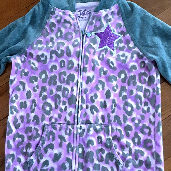 Justice sweater - Picture 1 of 1